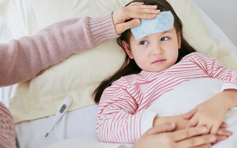 Dấu hiệu cần đưa trẻ đến bác sĩ khi bị sốt cao Những dấu hiệu nguy hiểm khi trẻ sốt cao